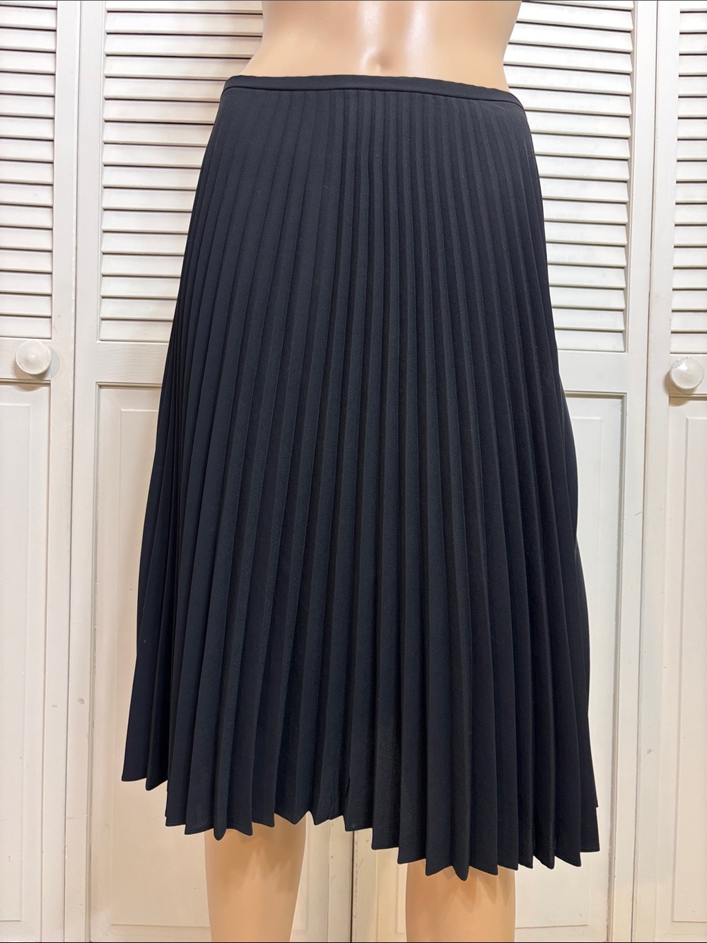 Michael Kors Collection Black Pleated Midi Skirt Size 4
